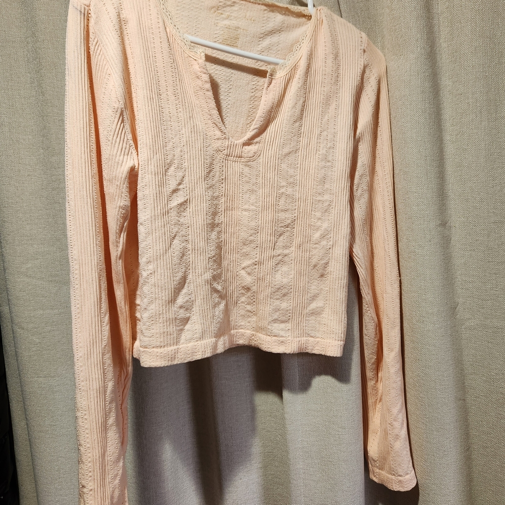 Chic Blush Women's Long Sleeve Crop Top